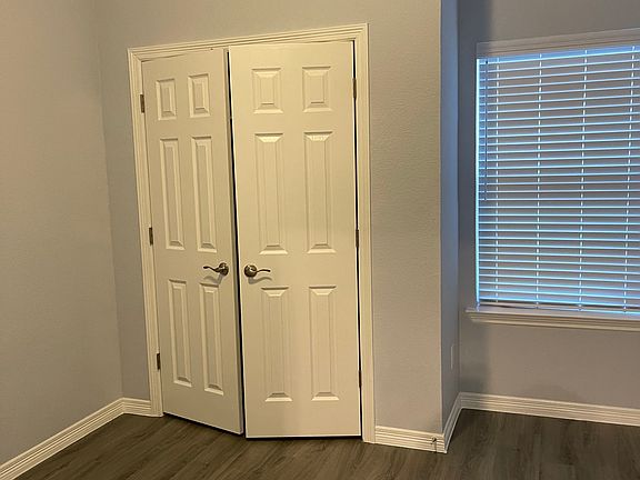 4th image of 921 Jodie Dr