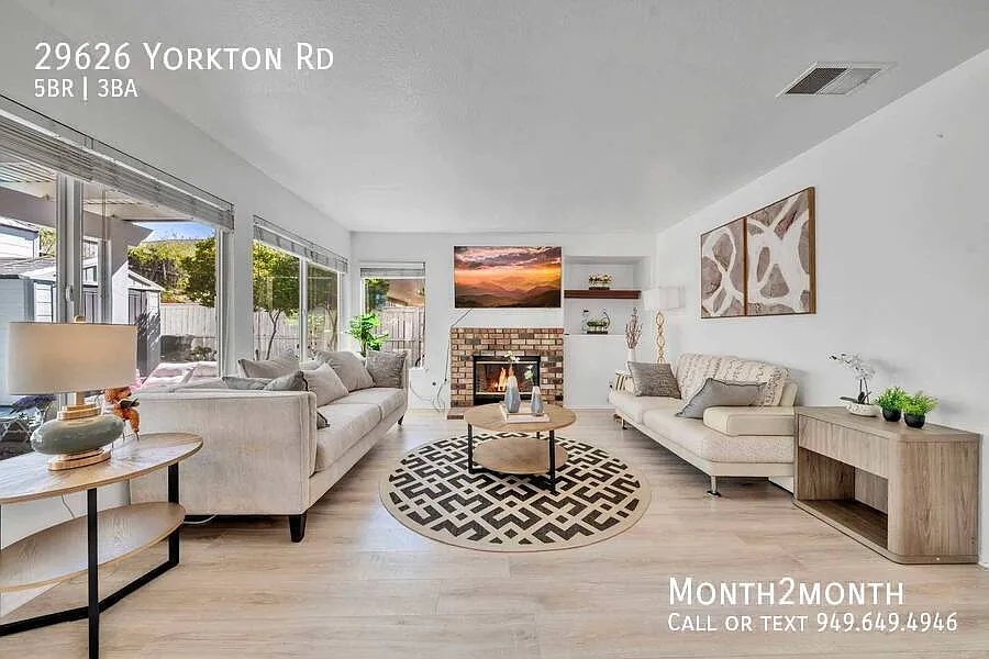 Elegant Living On Yorkton Rd — Photo 1