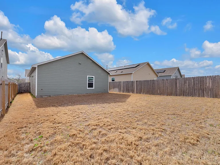 2812 Dezmond Diamond Ct — Photo 26