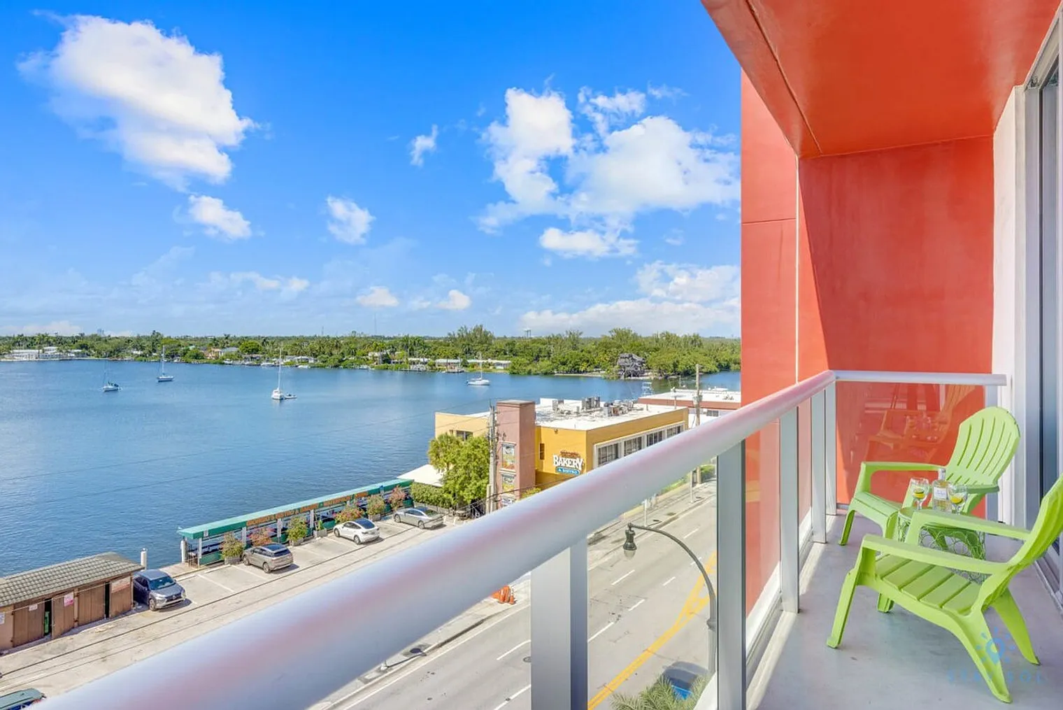 2 bed, 2.0 bath, 1097 sqft, $4,234 — Photo 2