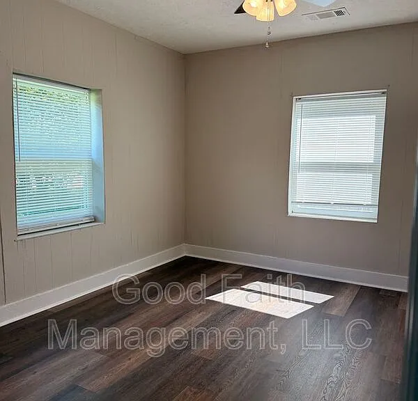 2247 Sullivan Rd — Photo 5