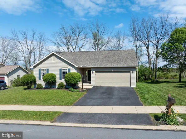 144 Steeplechase Dr, Pleasant Gap, PA 16823