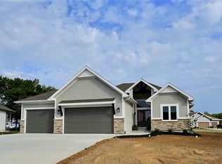 19652 Barstow St, Spring Hill, KS 66083