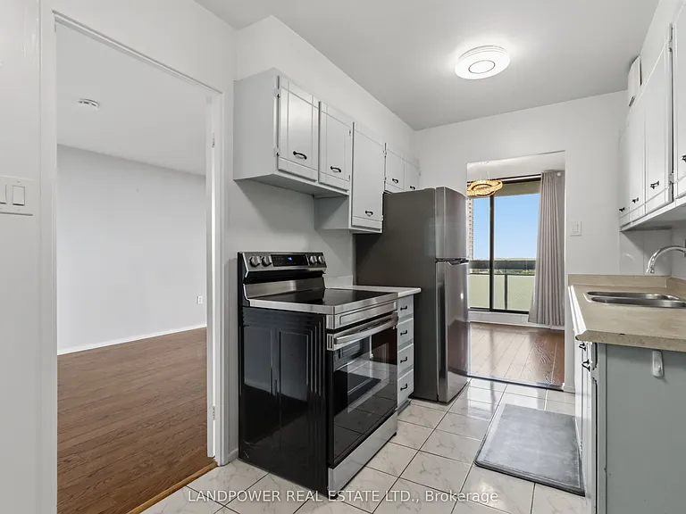 350 Seneca Hill Dr #Penthouse 14 — Photo 13