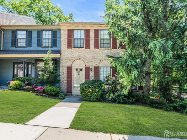 242 Perth Hill Ct, Matawan, NJ 07747