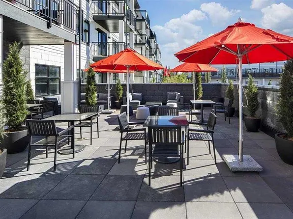 255 E Les Jardins Park SE #406, Calgary, AB T2C 5W9