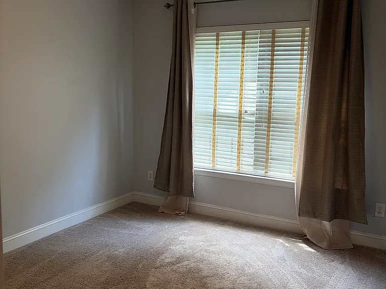 516 Chesser Cir — Photo 18