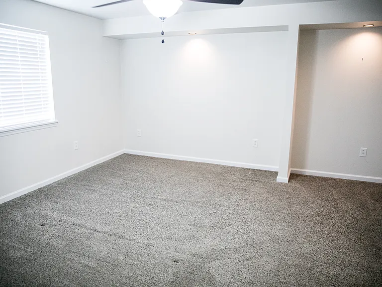 1004 Stillwater Dr — Photo 28