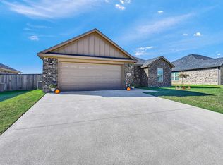106 Midway Meadows St, Pottsboro, TX 75076
