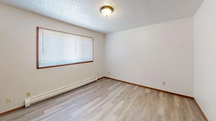 2 bed, 1.0 bath, $1,025 — Photo 4