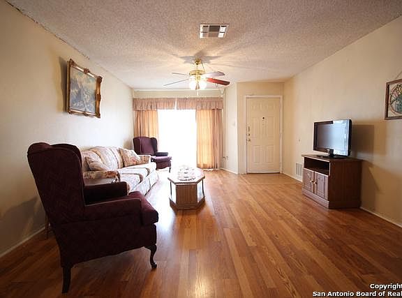 4th image of 4951 Grey Hawk St