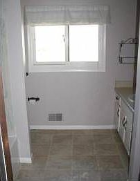 5th image of 713 Kuehnle Ave