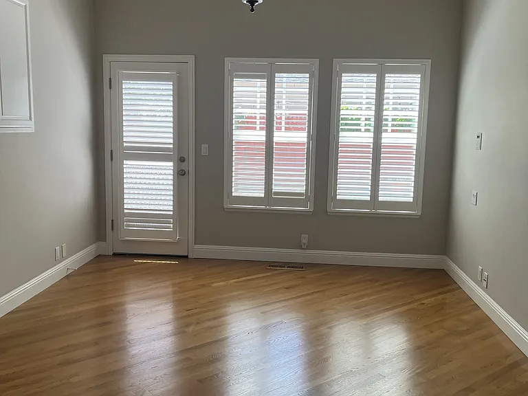 1078 Byerley Ave — Photo 23