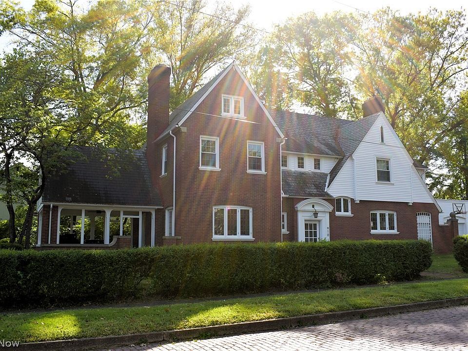1st image of 910 Convers Ave