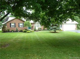 840 Stolle Rd, Elma, NY 14059