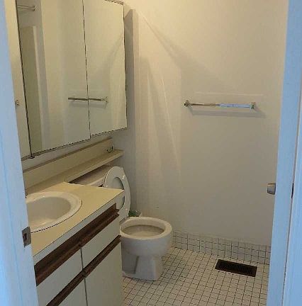 5th image of 211 Admiral Ln #2211B