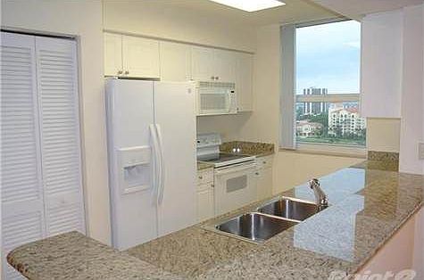 4th image of 19501 W Country Club Dr APT 1403