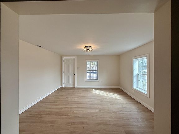 3rd image of 369 Illinois Ave