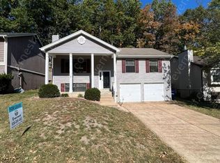 573 Woodlyn Xing, Ballwin, MO 63021