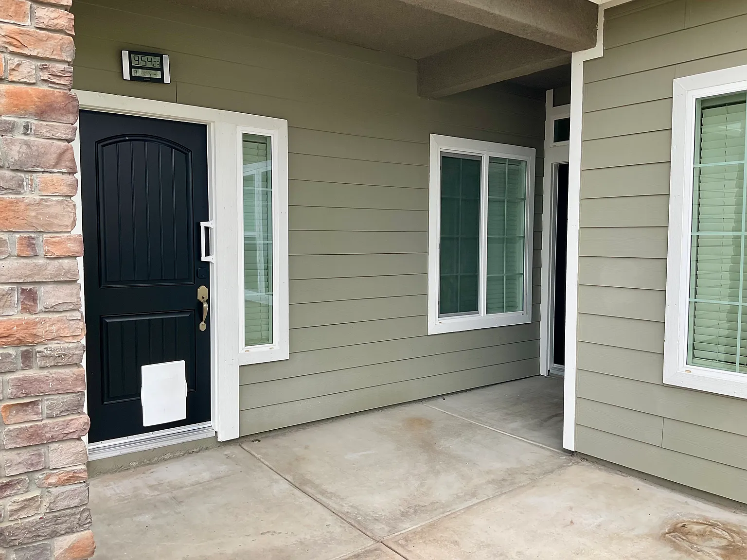 5 bed, 2293 sqft, $2,850 — Photo 3