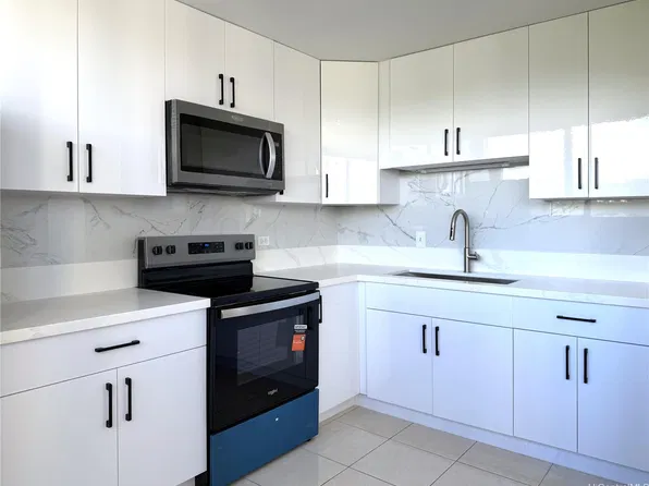 5180 Likini St APT 905, Honolulu, HI 96818