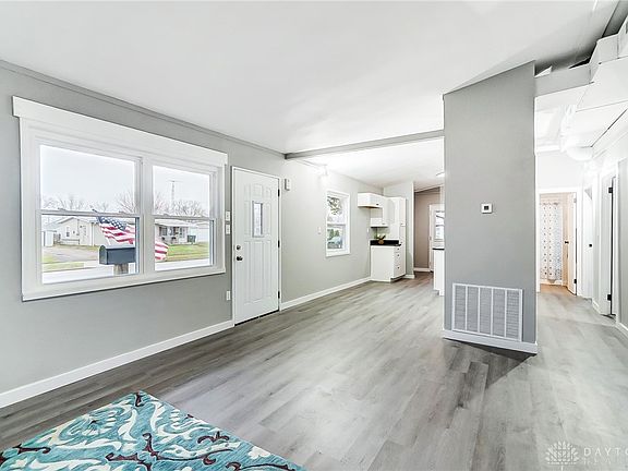 5th image of 332 Prentice Dr