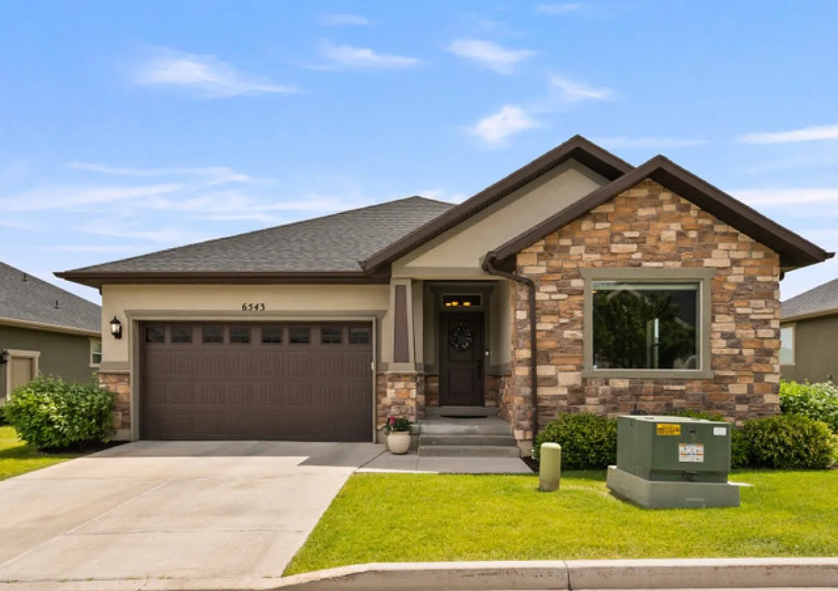 3 bed, 3255 sqft, $3,100 — Photo 4