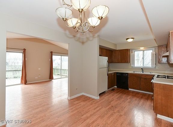 2nd image of 2935 Worcester Ln