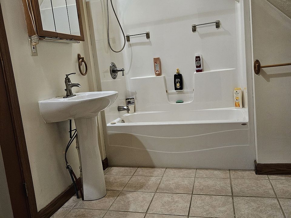 2nd image of 203 W Main St