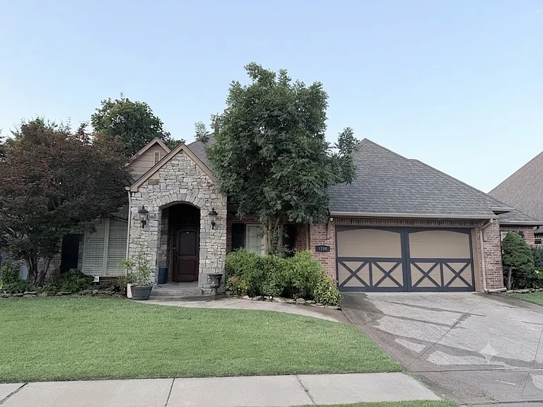 1729 W Plymouth St — Photo 12