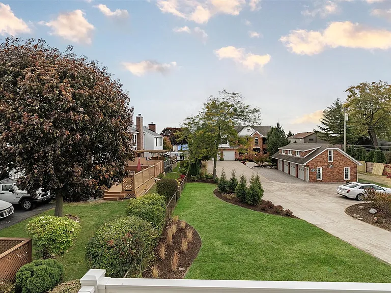 33316 Jefferson Ave — Photo 42