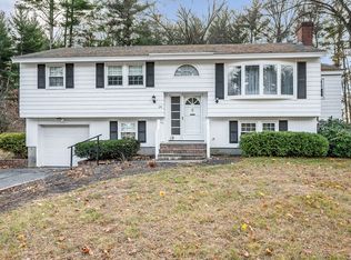 14 Regis Rd, Tewksbury, MA 01876