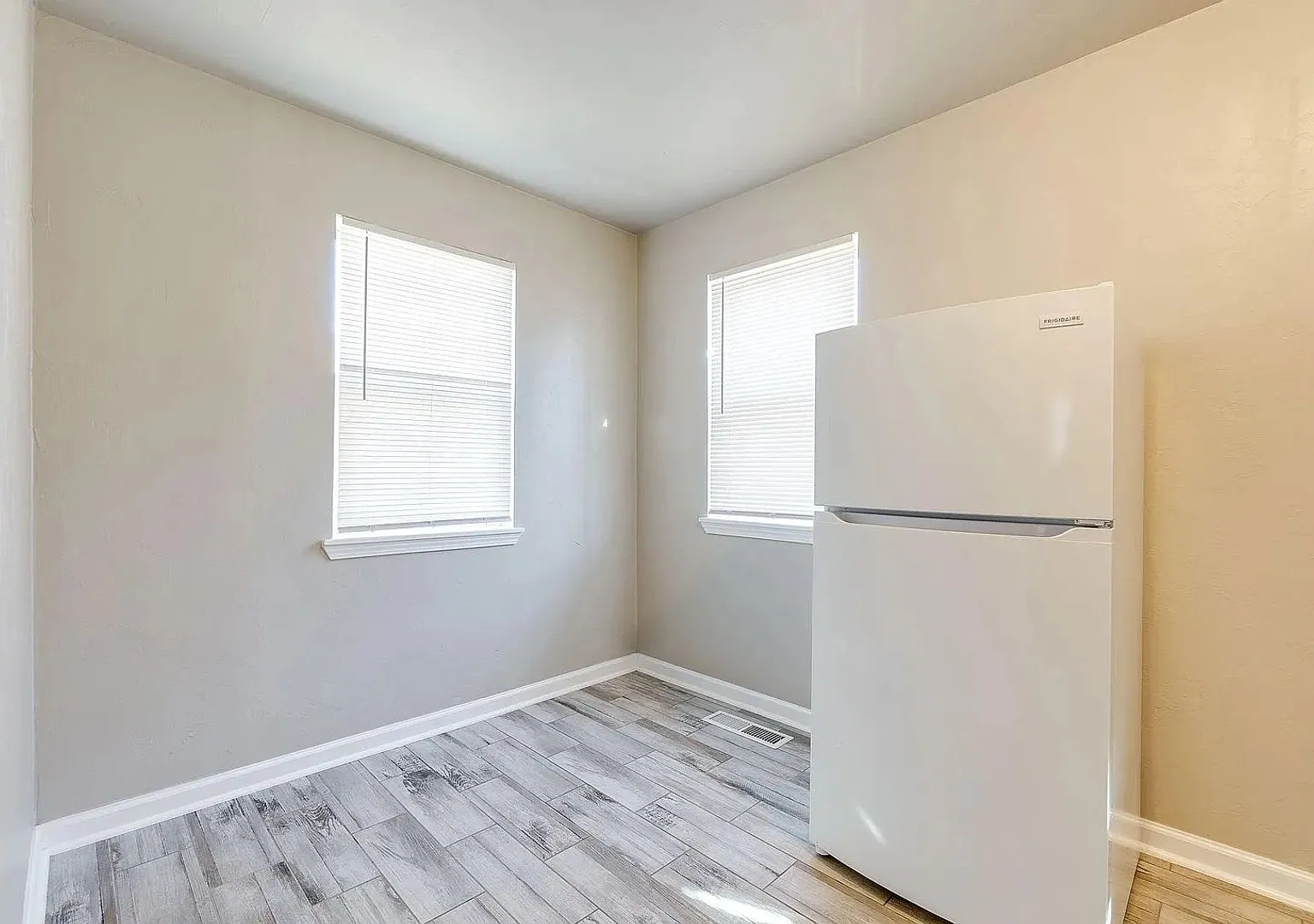 4614 N Classen Blvd — Photo 3