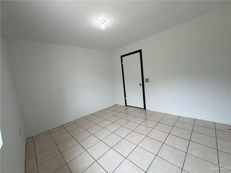 21806 Hidalgo St — Photo 18