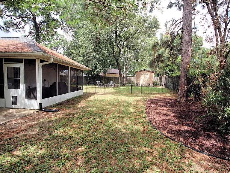 704 Becky Thatcher Ct — Photo 35
