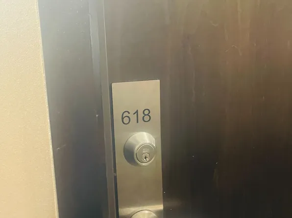 7608 Yonge St #618, Vaughan, ON L4J 0J5