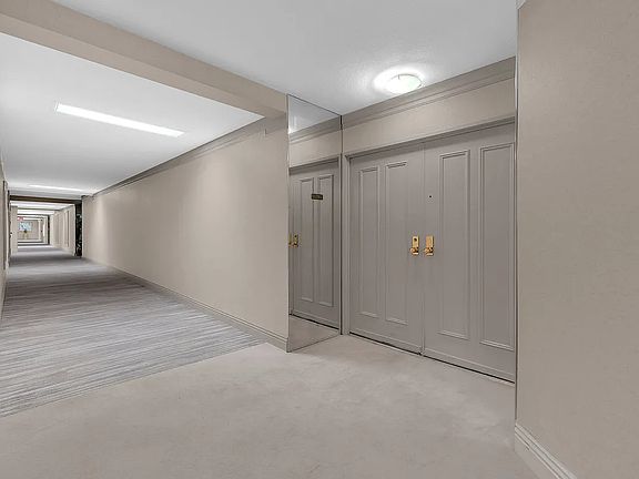 5th image of 910 Island Dr APT 112