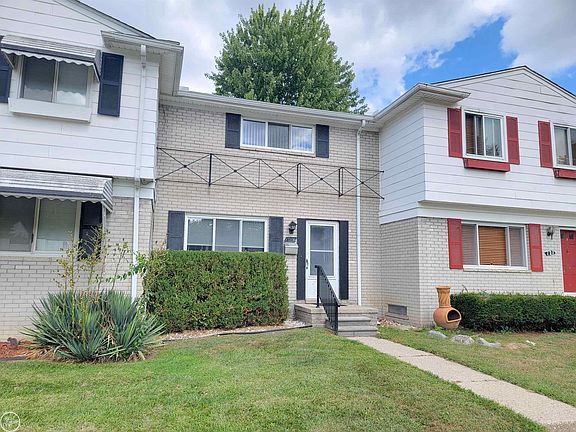 2nd image of 129 Parnacott Dr