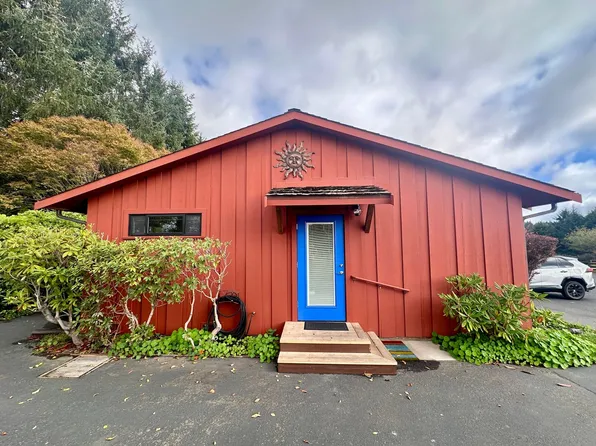 732 Hunts Dr Unit B, McKinleyville, CA 95519