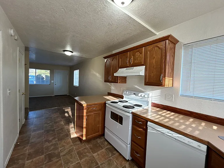 123 W Antler Ave — Photo 6
