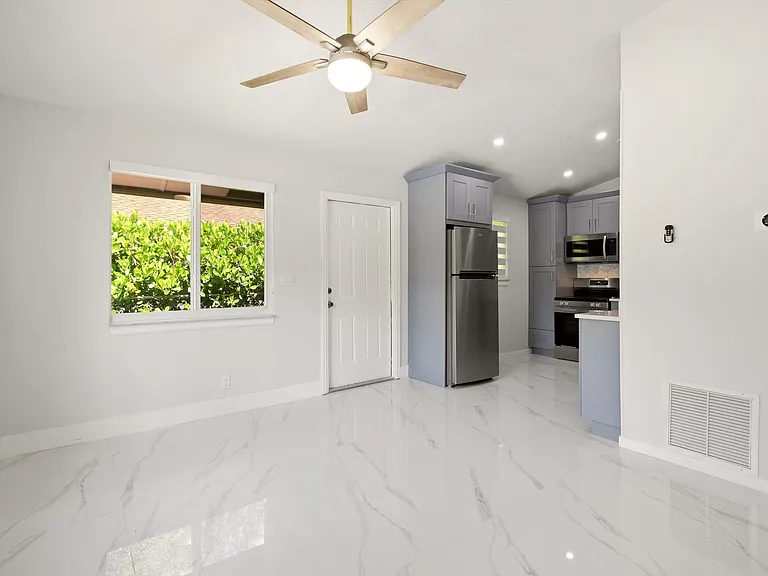 1786 SW 22nd St #1 — Photo 7