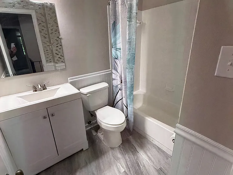 8565 Chester Grove Ct — Photo 15