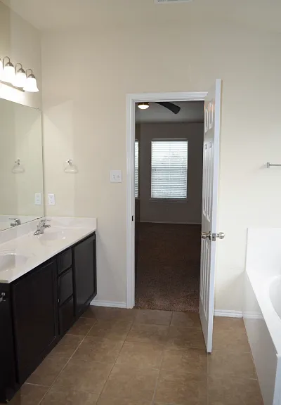 4808 Green Meadow St — Photo 28
