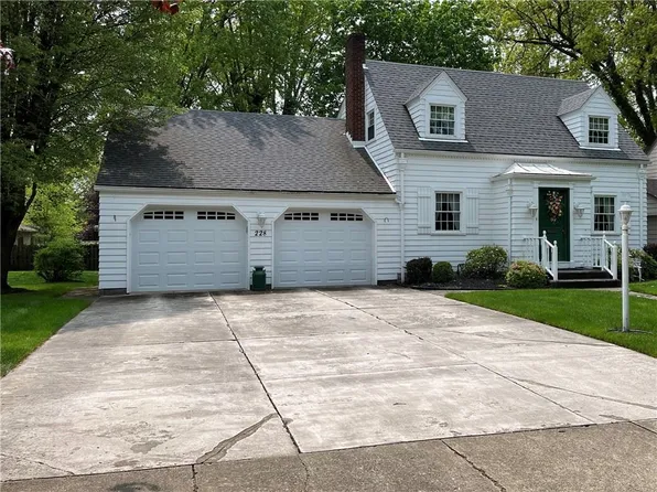 228 E Englewood Ave, New Castle, PA 16105