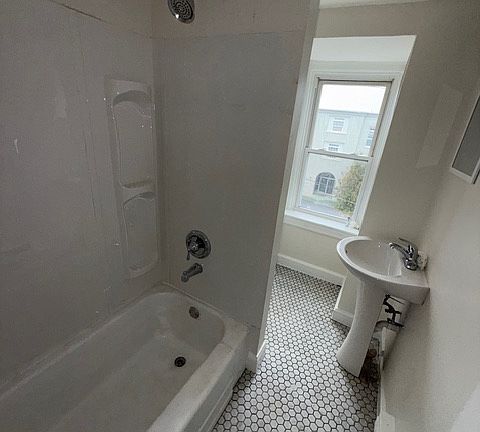 5th image of 34 S Mulberry St APT 5