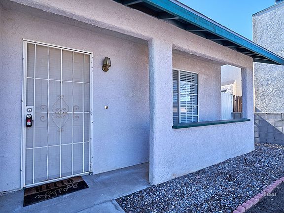 5th image of 937 W Tamarisk Ave