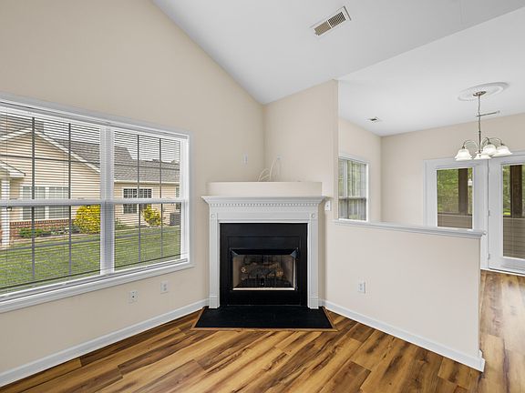 5th image of 2751 Andover Glen Rd