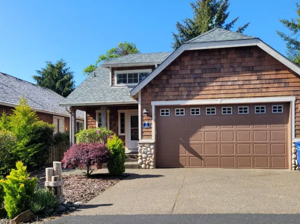 24 SW Johnson St, Depoe Bay, OR 97341