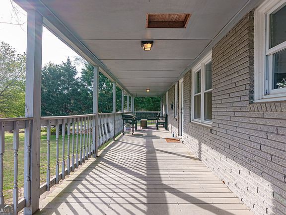 5th image of 560 Lee Byrd Rd