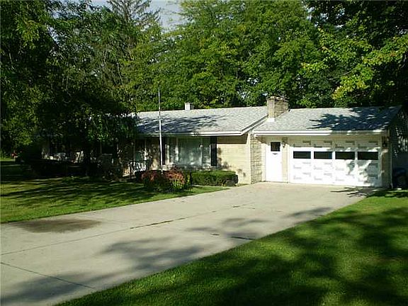 2nd image of 2036 Shawnee Dr